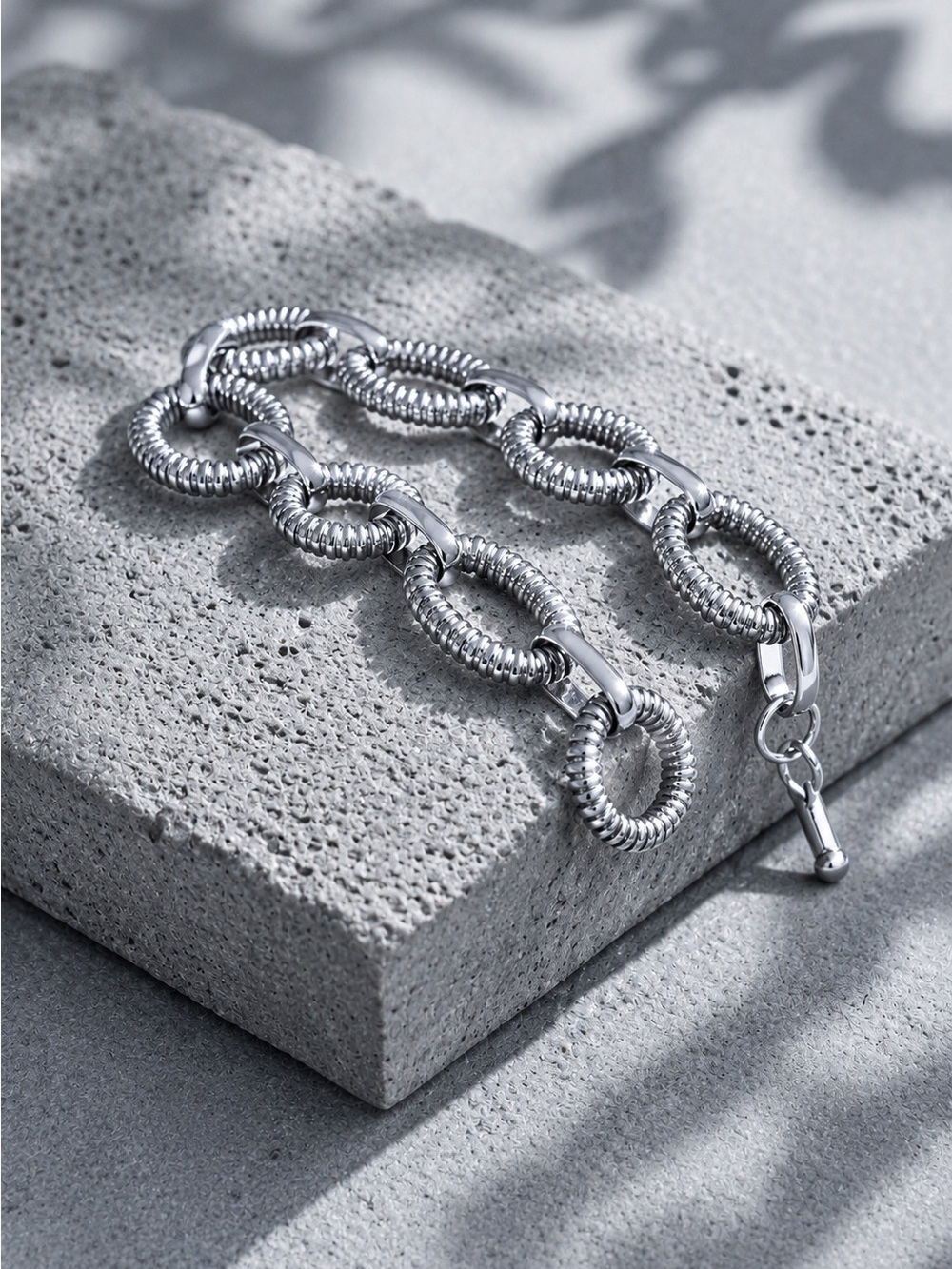 Silver Textured Ring-Link Bracelet - Picture 10 of 11